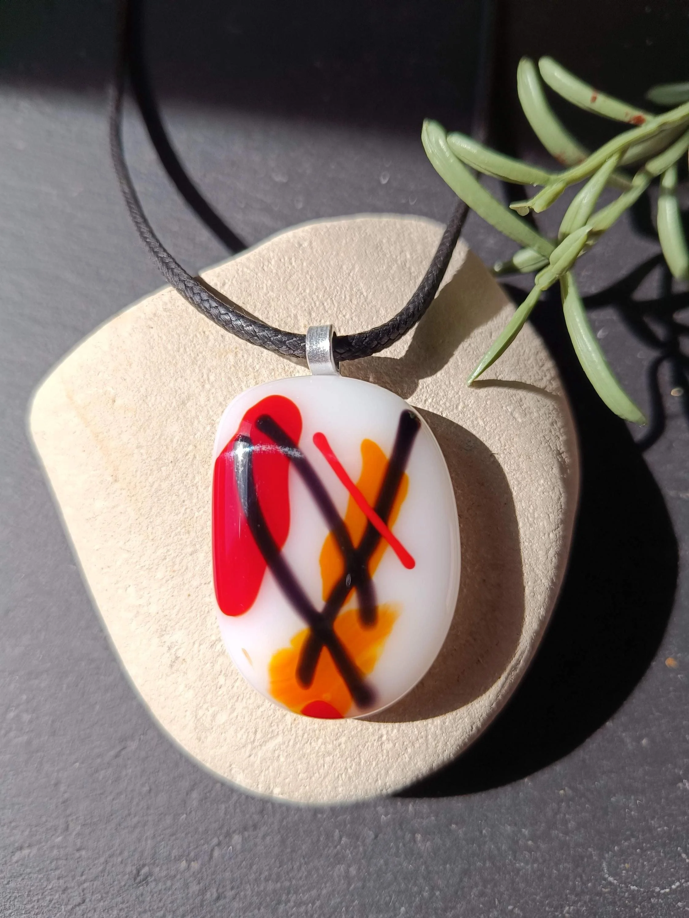 Handmade artisanal glass necklace - Photo 6