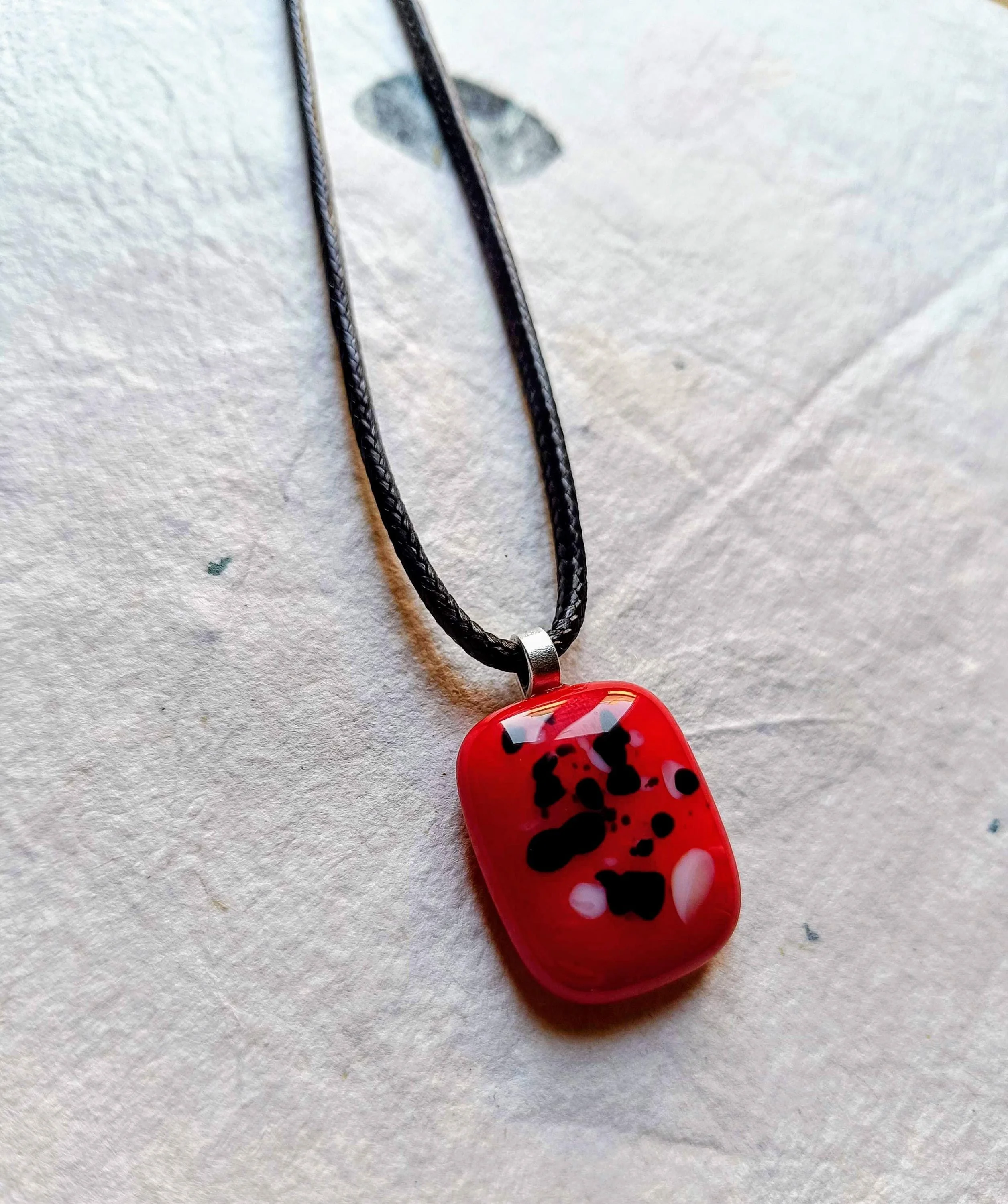 Handmade Red Glass Funky Pendant Necklace - Photo 3