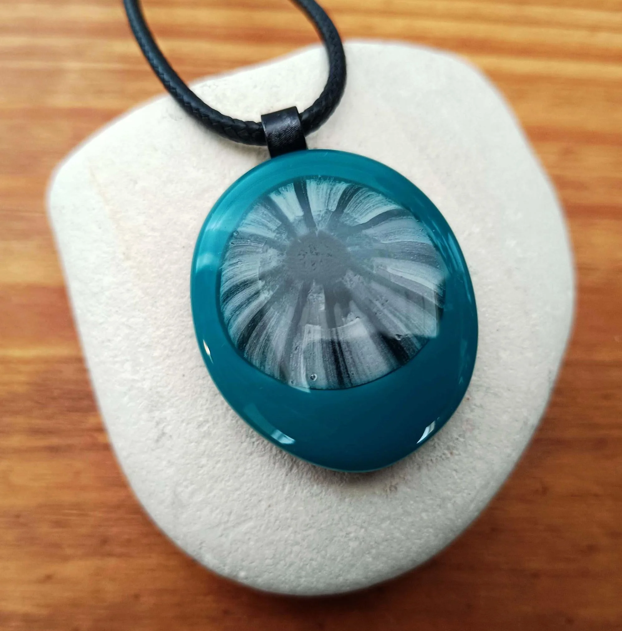 Handmade boho chic fused glass pendant necklace - Photo 1