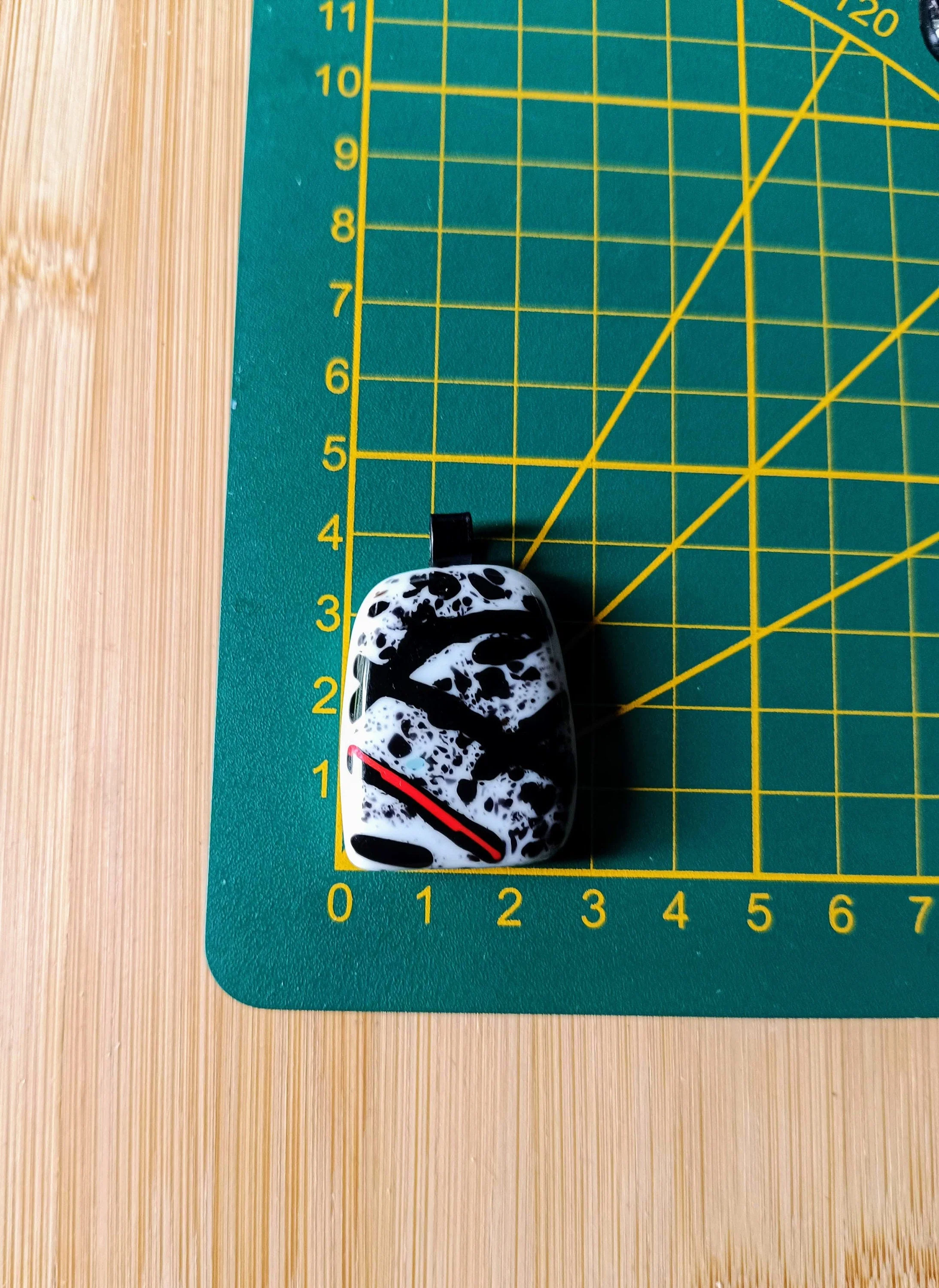 Handmade grungy style fused glass pendant necklace - Photo 2