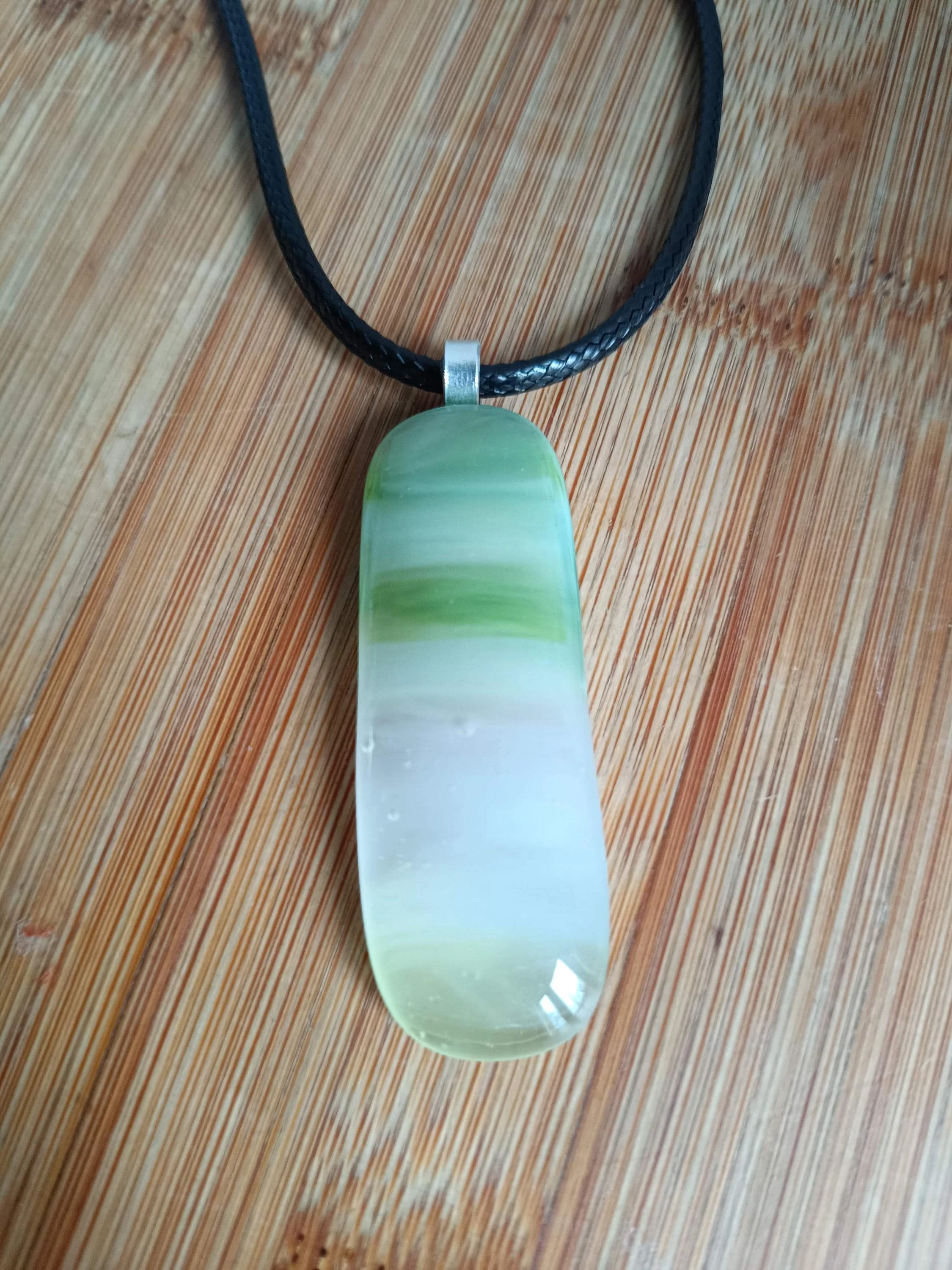 Long green fused glass pendant necklace - Photo 6