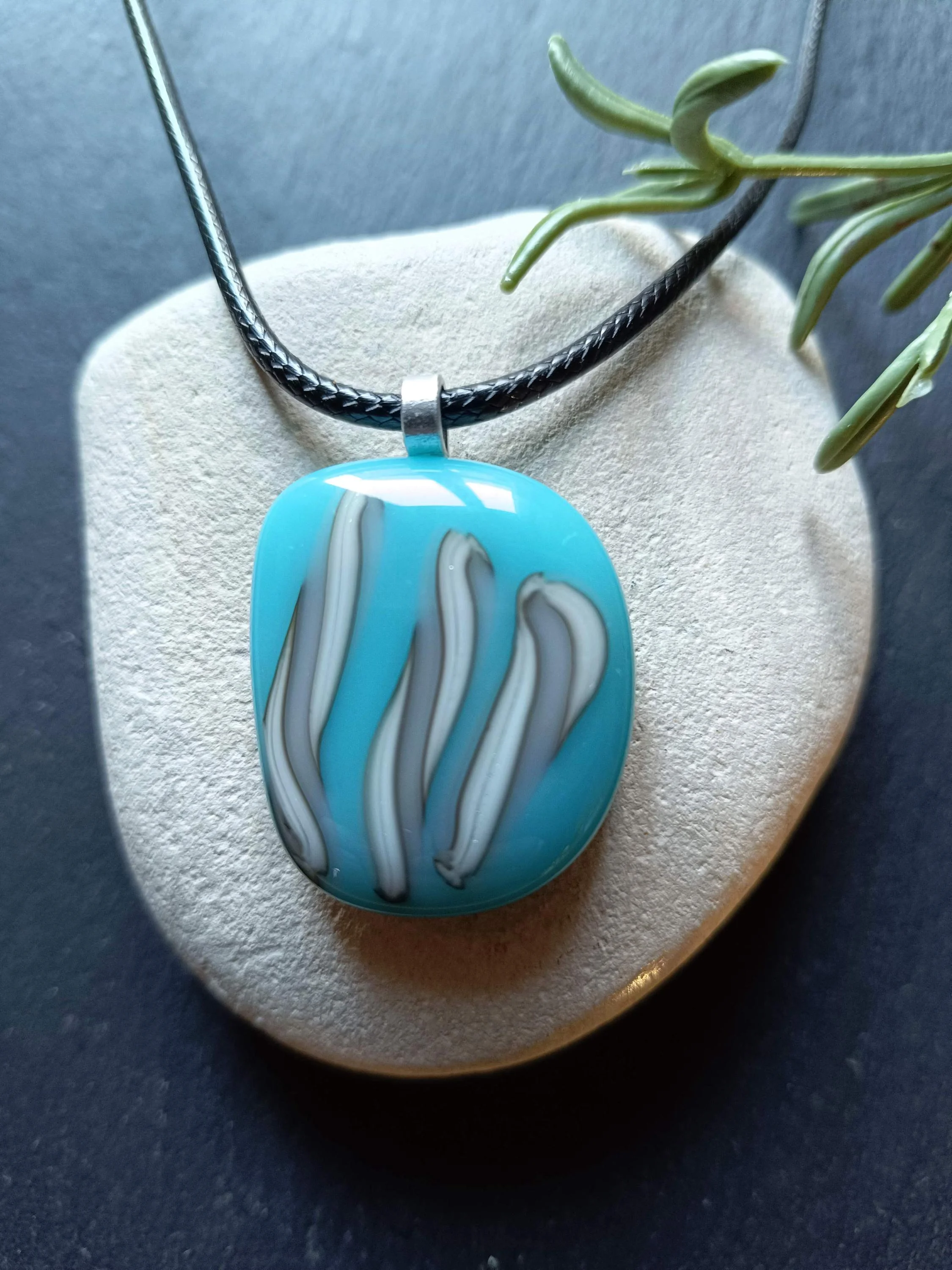 Handcrafted turquoise blue fused glass pendant necklace - Photo 2