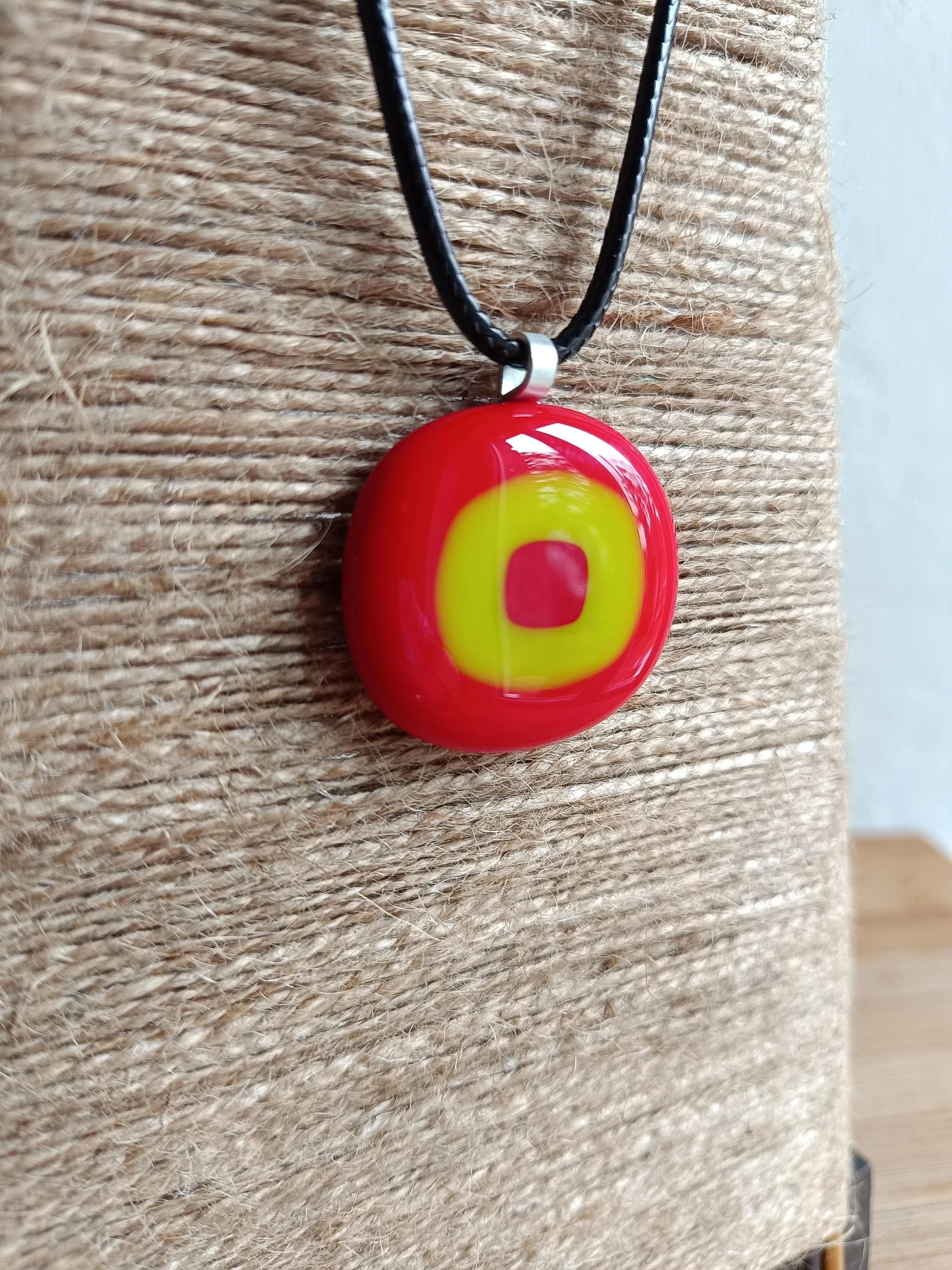 Handmade red and lime green fused glass pendant necklace - Photo 3