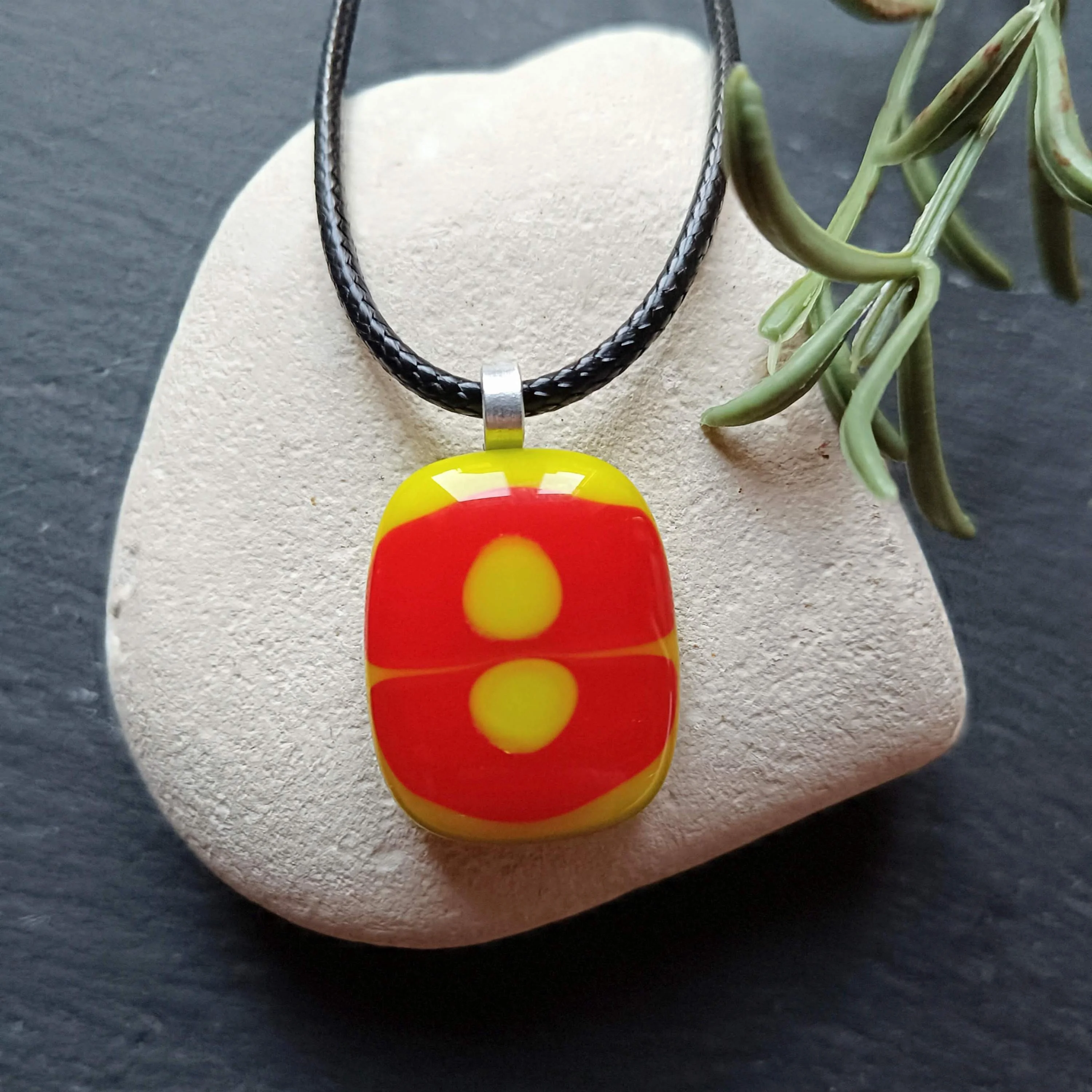 Handmade red and lime green melted glass pendant - Photo 1