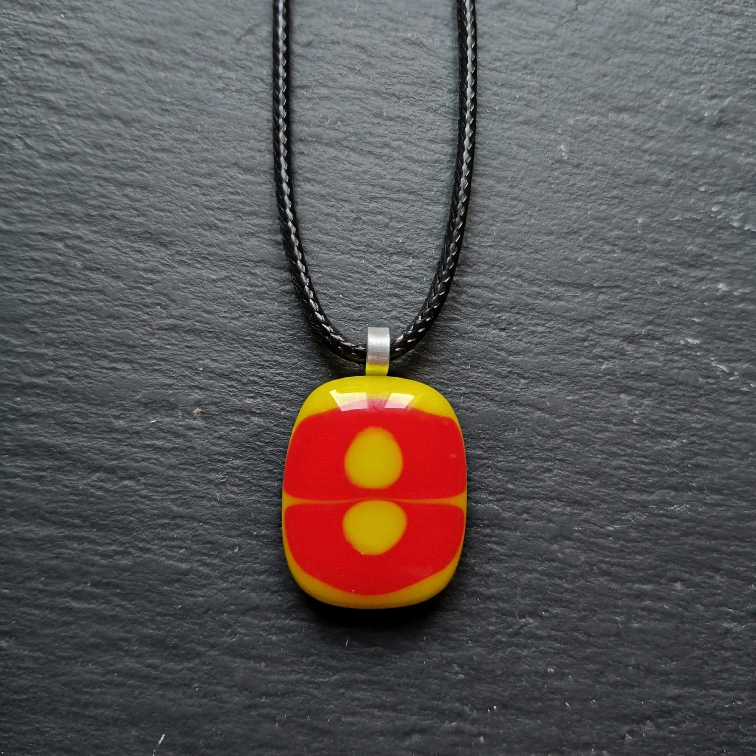Handmade red and lime green melted glass pendant - Photo 6