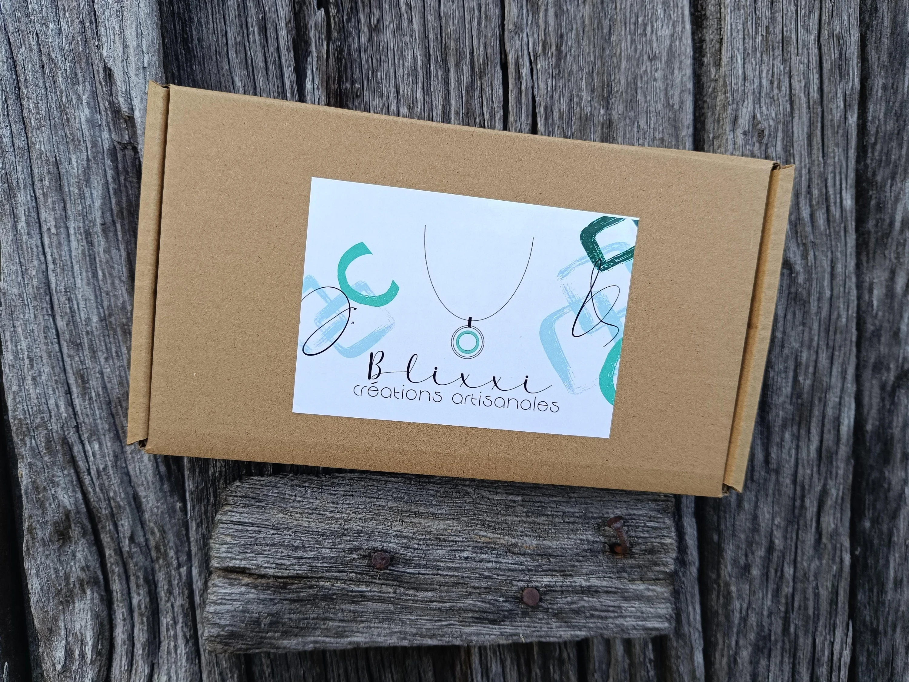 Handcrafted glass marble pendant necklace - Photo 6