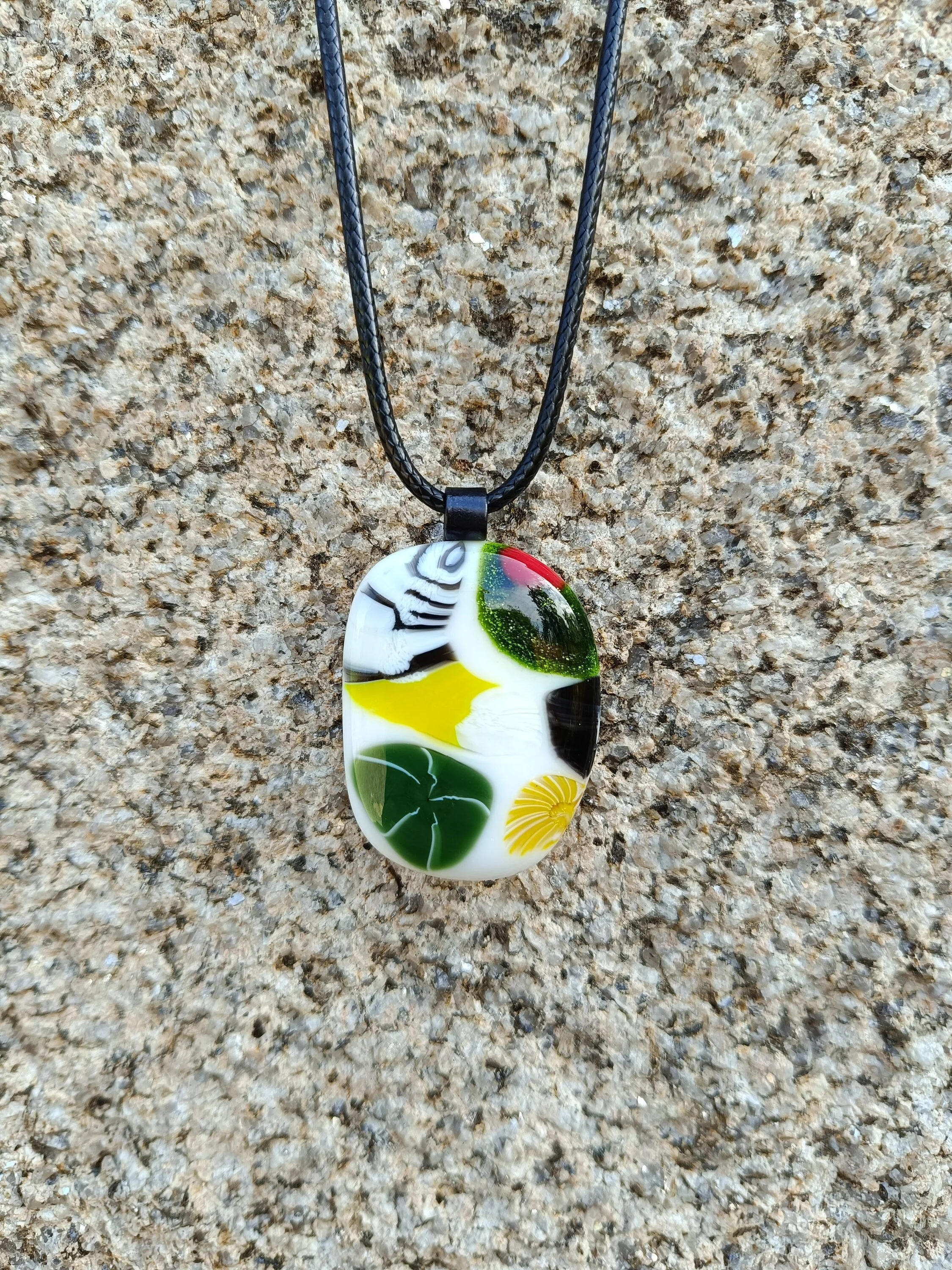 Handmade artisanal glass necklace - Photo 2
