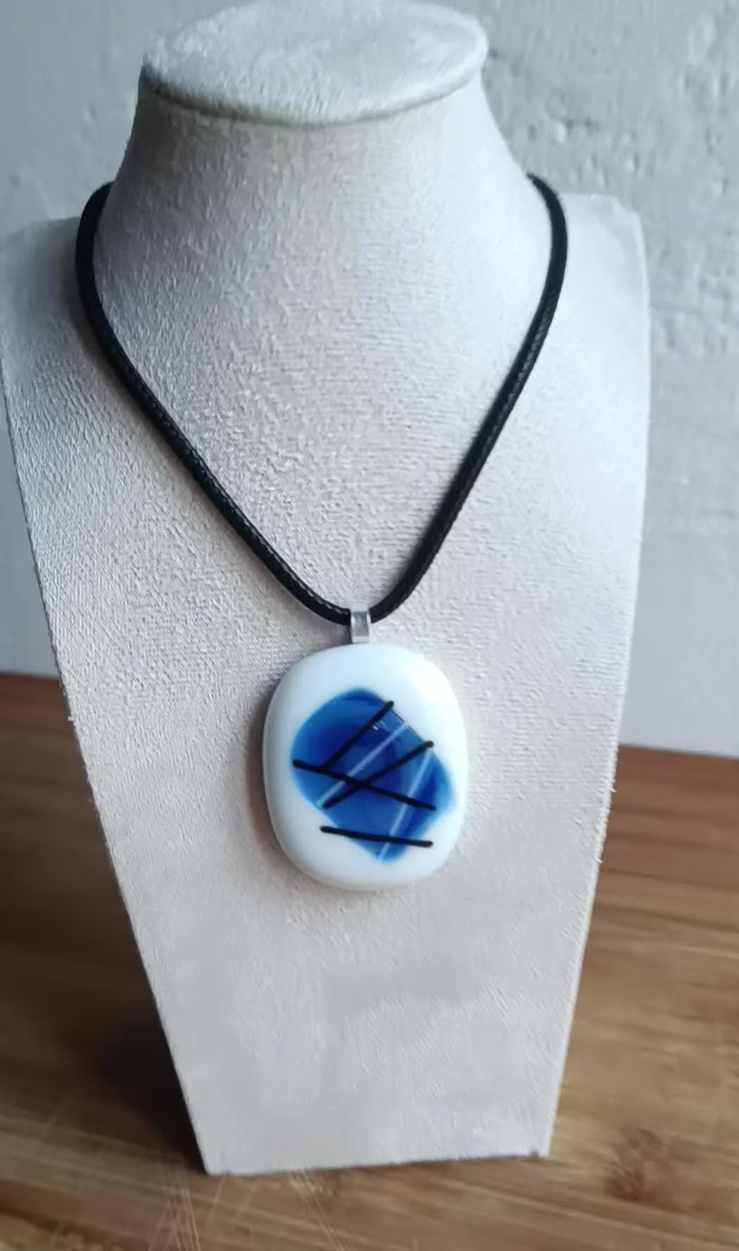 Handmade fused glass pendant with cord necklace - Photo 6