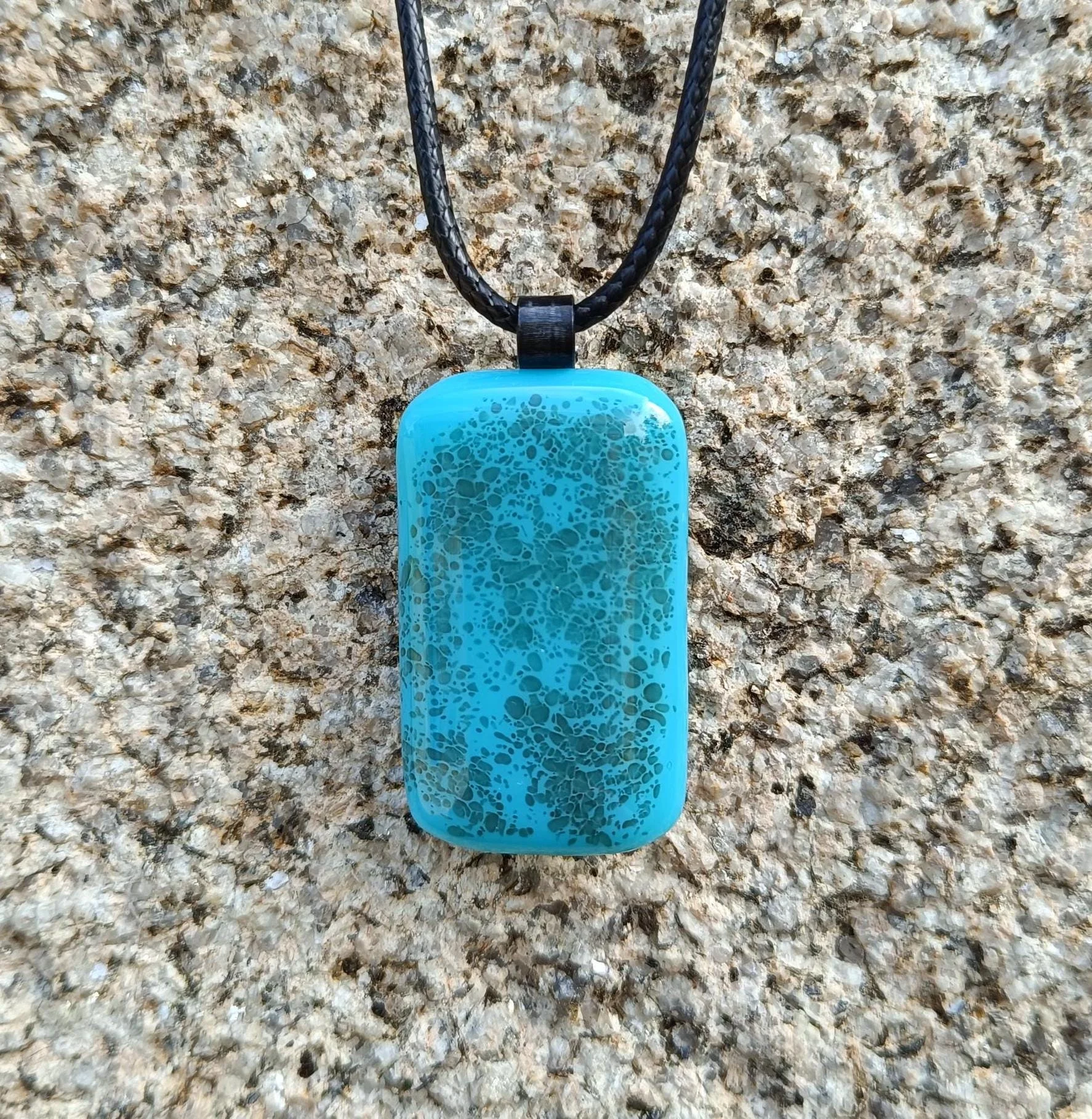 Handcrafted turquoise fused glass pendant necklace - Photo 2
