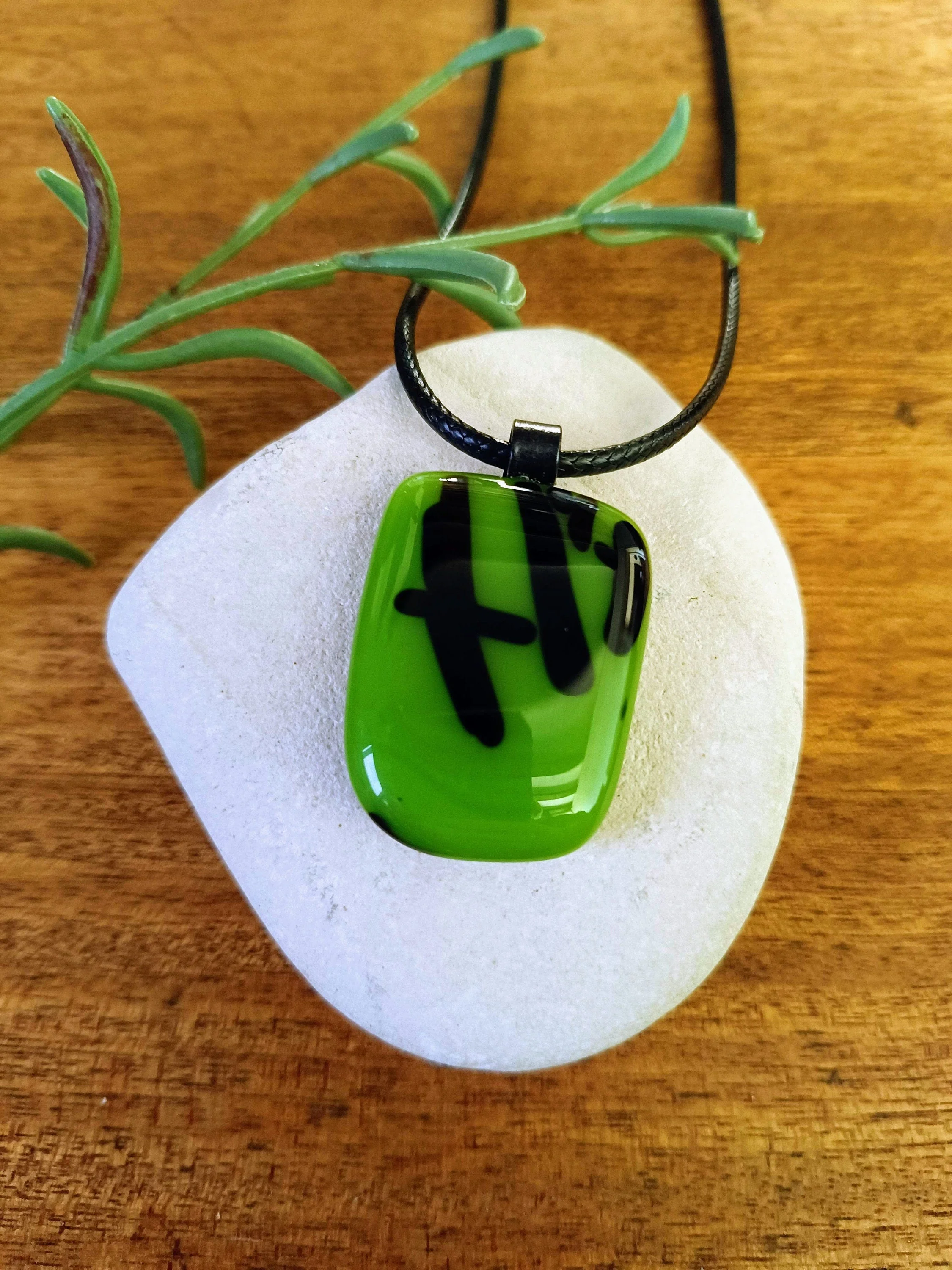 Green handcrafted fused glass pendant necklace - Photo 1