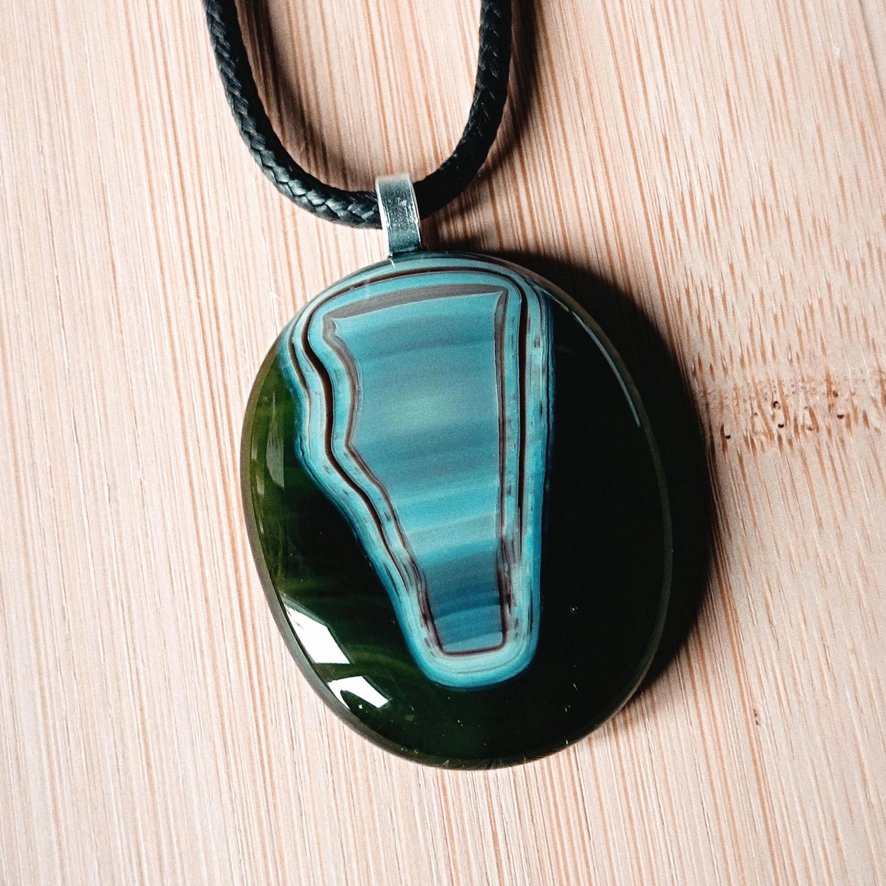 Handmade fused transparent green glass pendant necklace - Photo 3