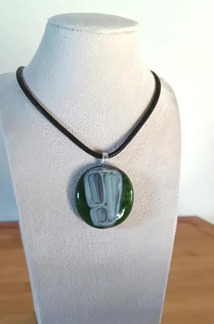 Handmade fused transparent green glass pendant necklace - Photo 4