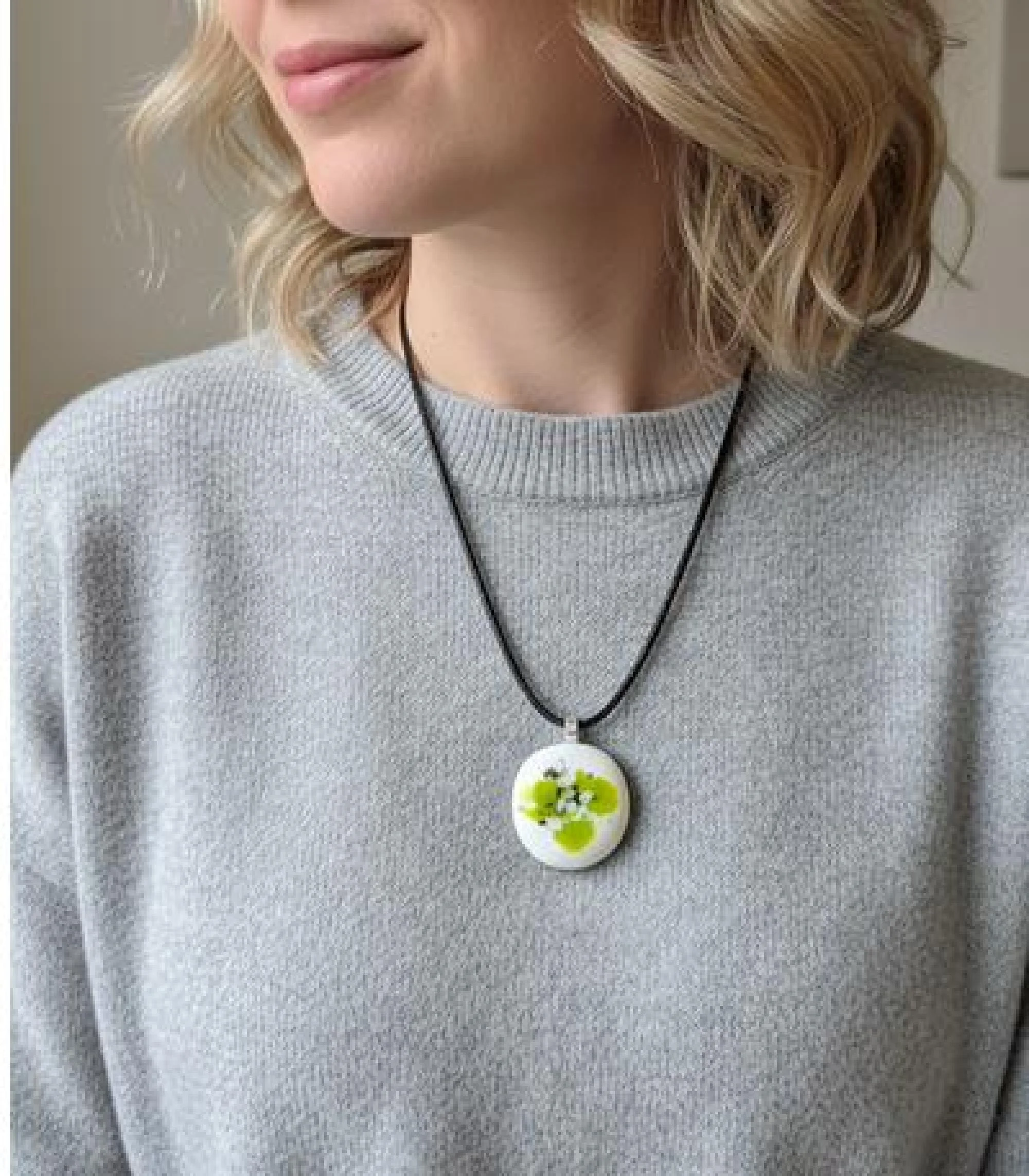 Fused glass pendant necklace, cord or a chain. unique handmade jewellery. - Photo 3