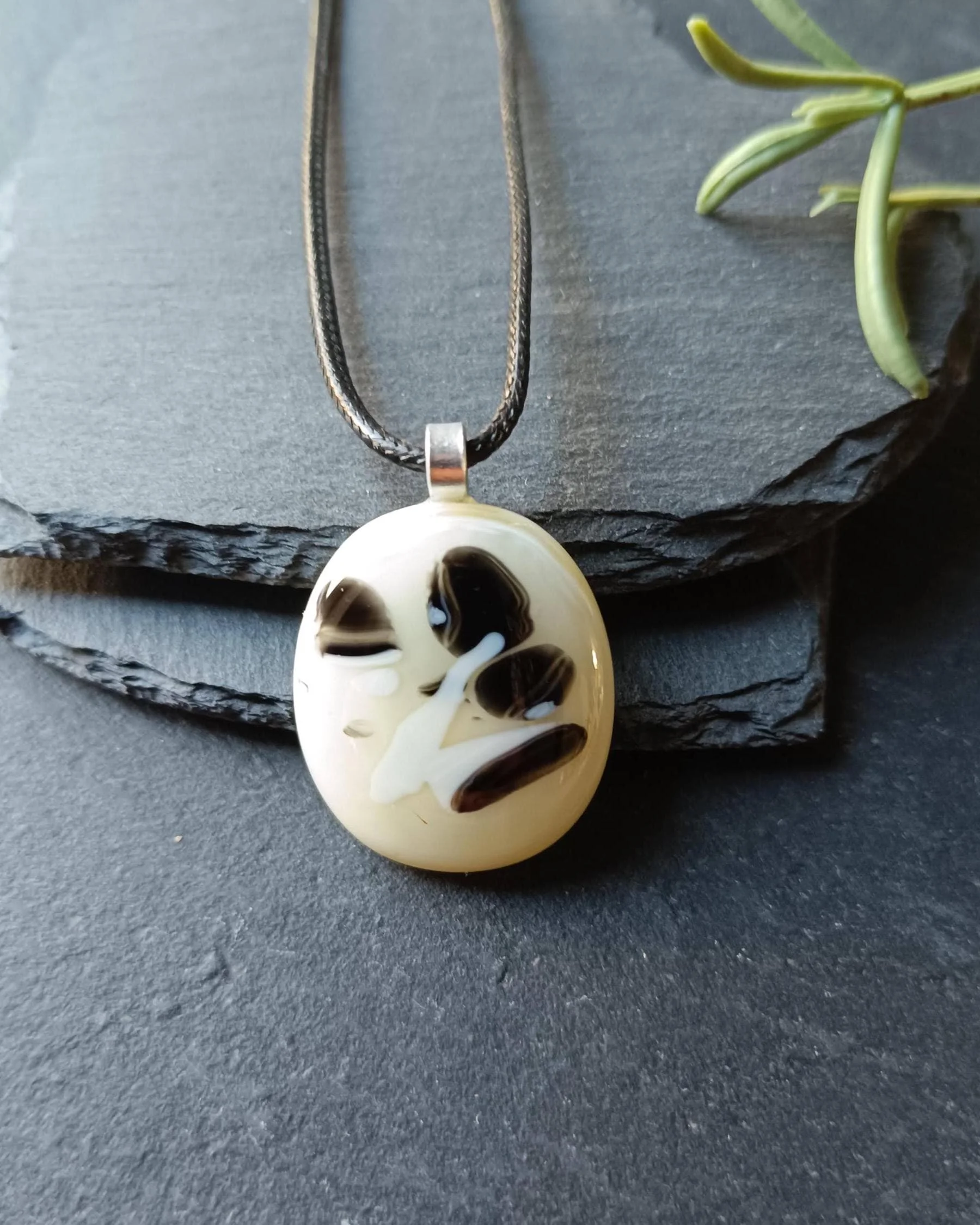 Abstract fused glass pendant with necklace, artisan handmade jewellery - Photo 1