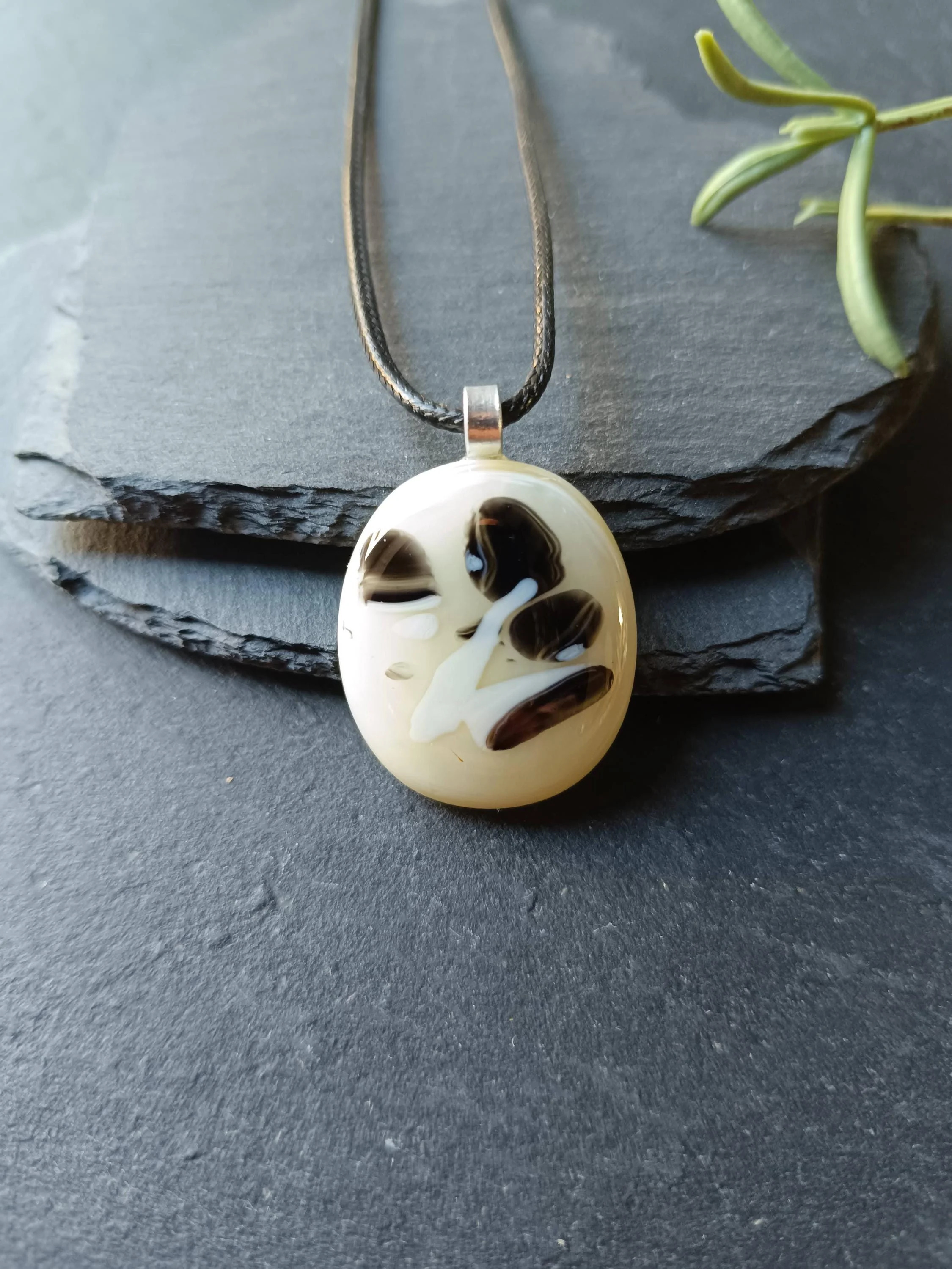 Abstract fused glass pendant with necklace, artisan handmade jewellery - Photo 3