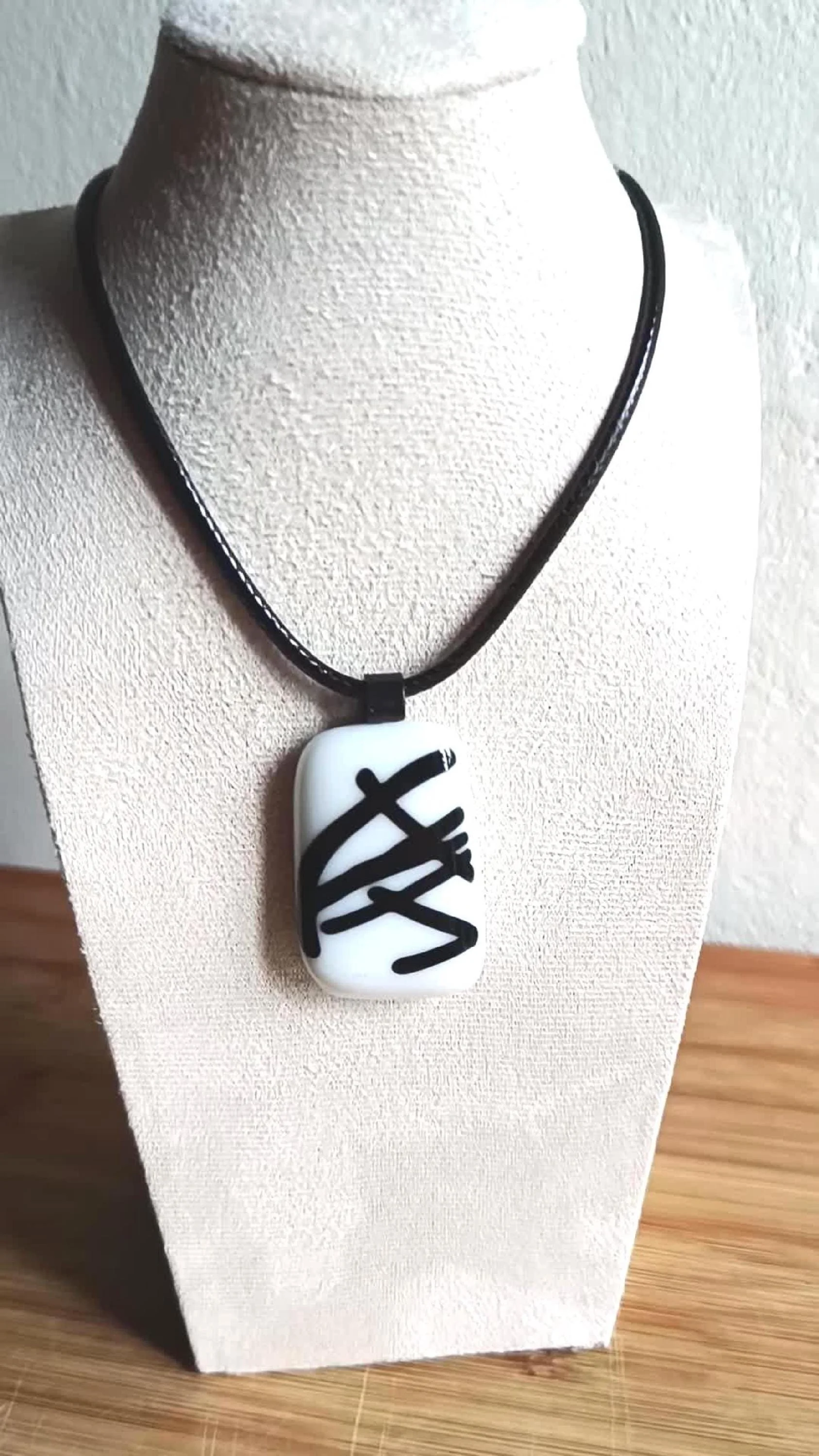 Black and white fused glass pendant necklace, handmade jewellery - Photo 1
