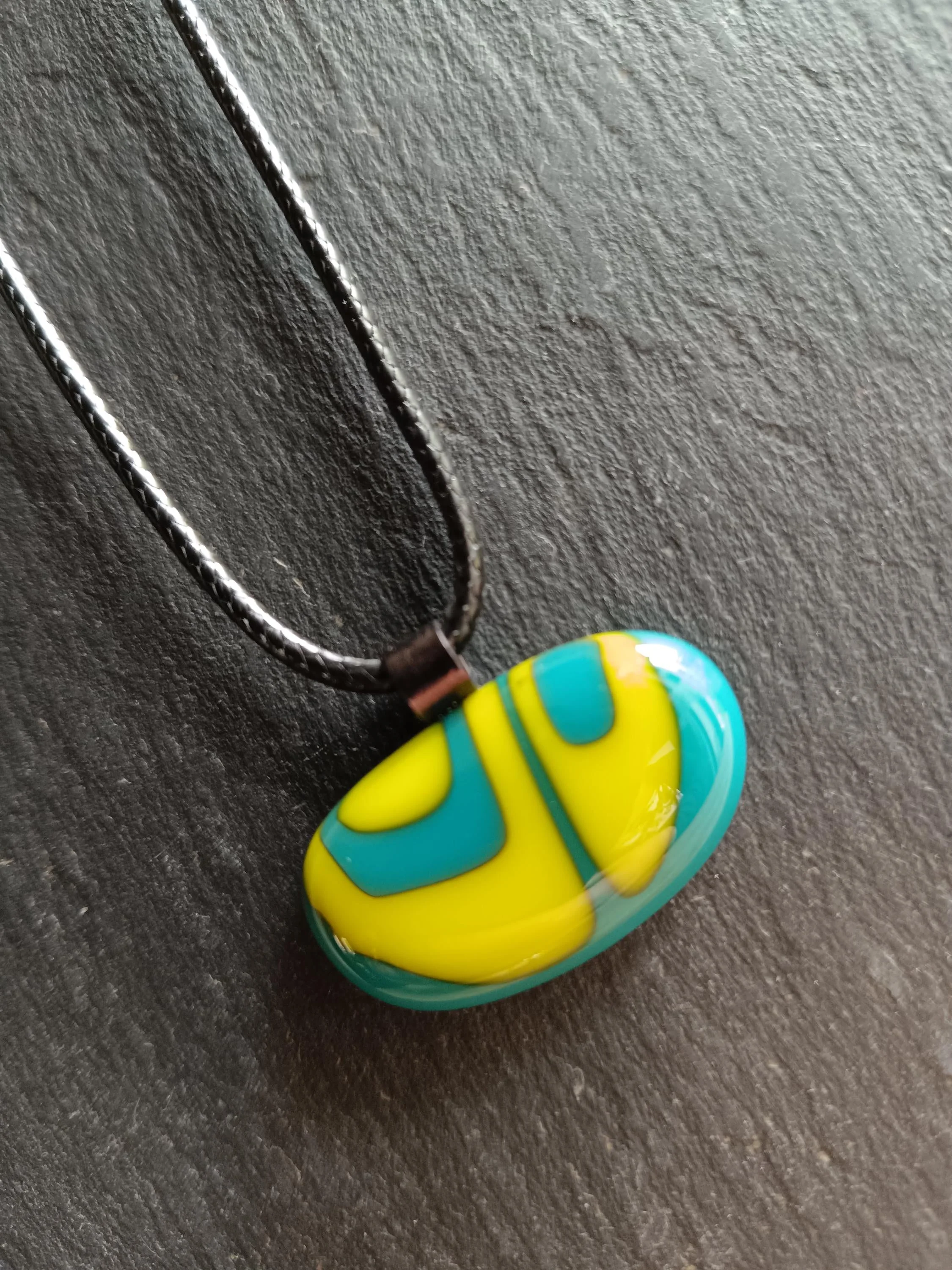 Teal fused glass pendant necklace, handmade artisan jewellery - Photo 2