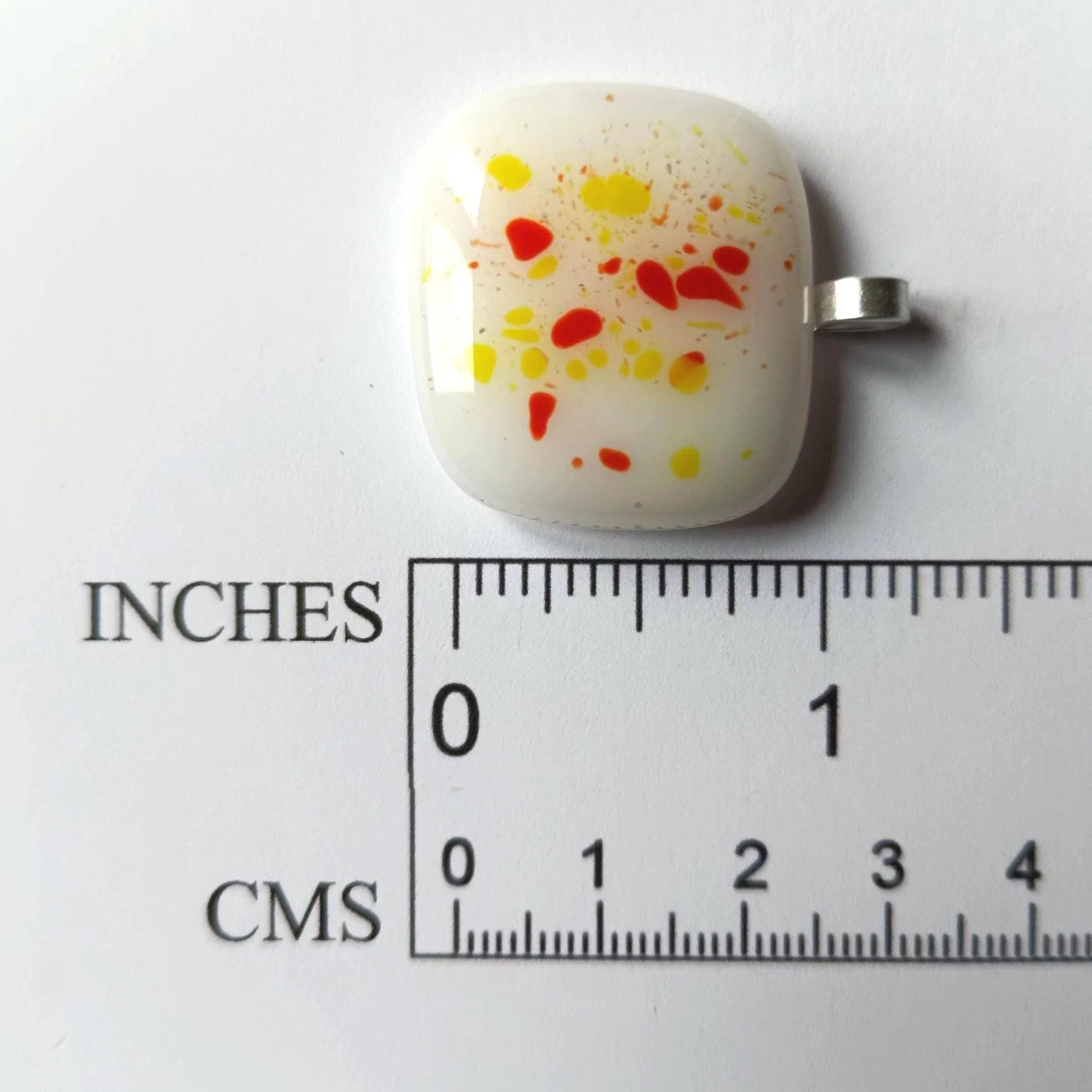 White speckled fused glass pendant necklace - Photo 4