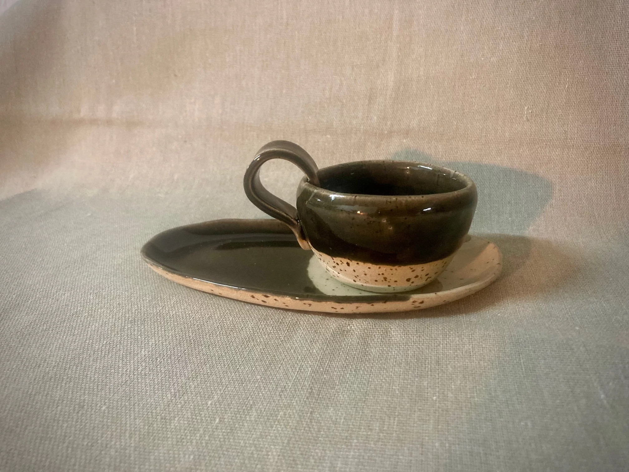 Adorable tasse et sous-tasse assortie en grès - Photo 2